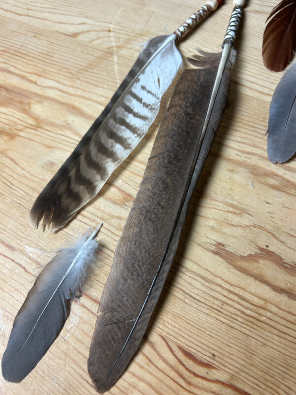 Feather clip in 'The earth collection' no 3. - Image 3