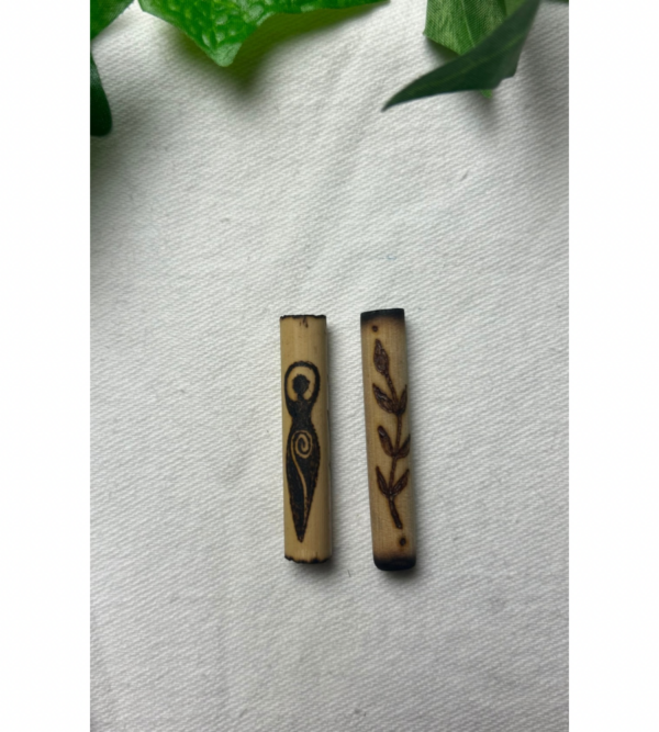 Wood burned bamboo dreadlock tube 0,6 cm Goddess - Image 3