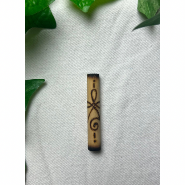 Wood burned bamboo dreadlock tube 0,6 cm Infinity.