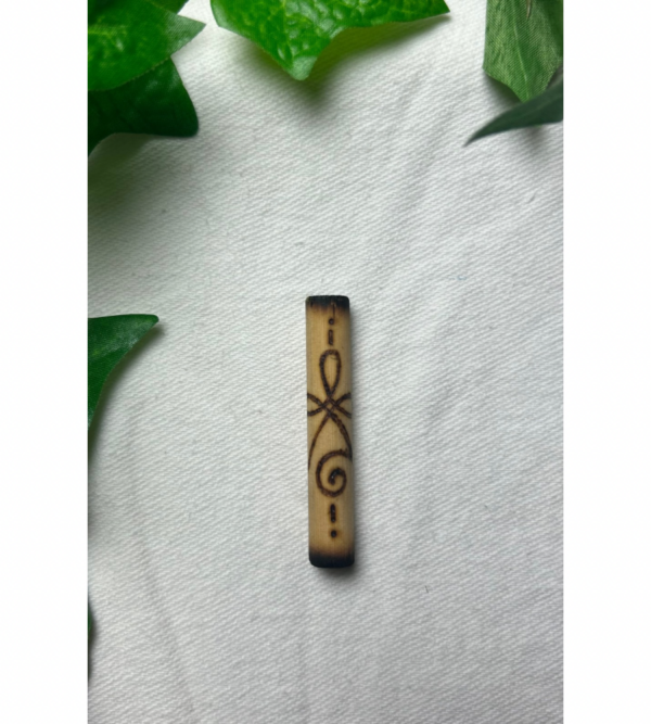 Wood burned bamboo dreadlock tube 0,6 cm Infinity.