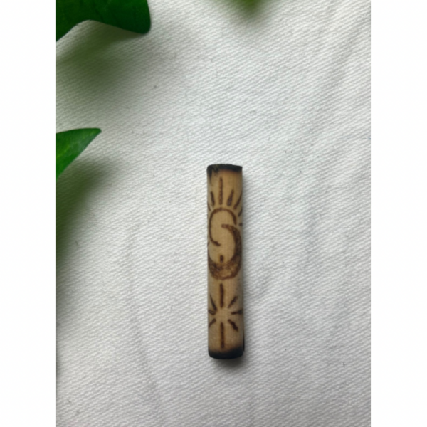 Wood burned bamboo dreadlock tube 0,6 cm Moon